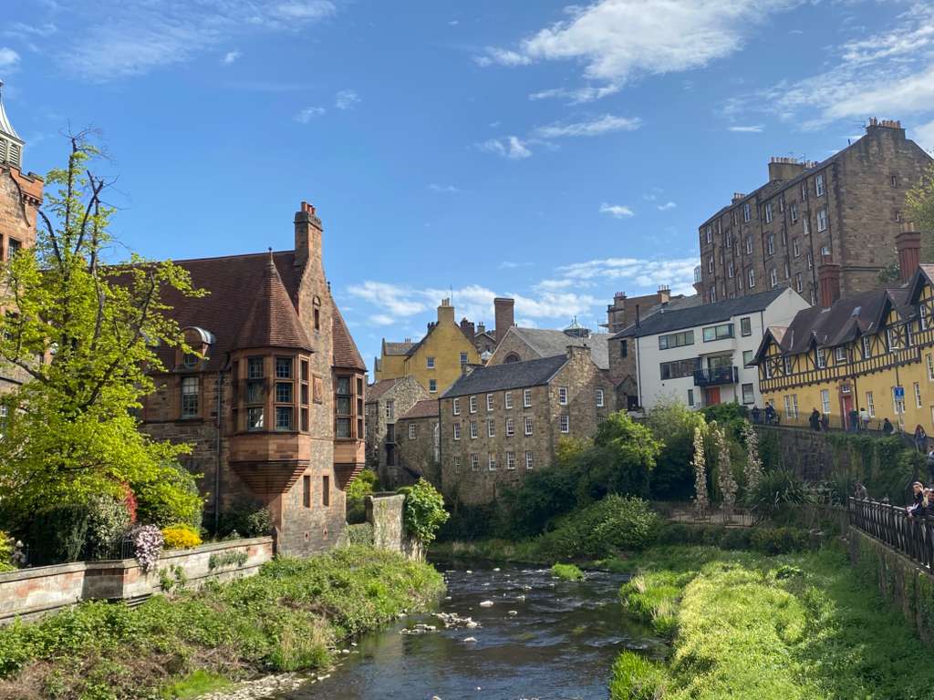 Edinburgh City Loop: Castles, Volcanoes, and Storybook Streets photograph 2